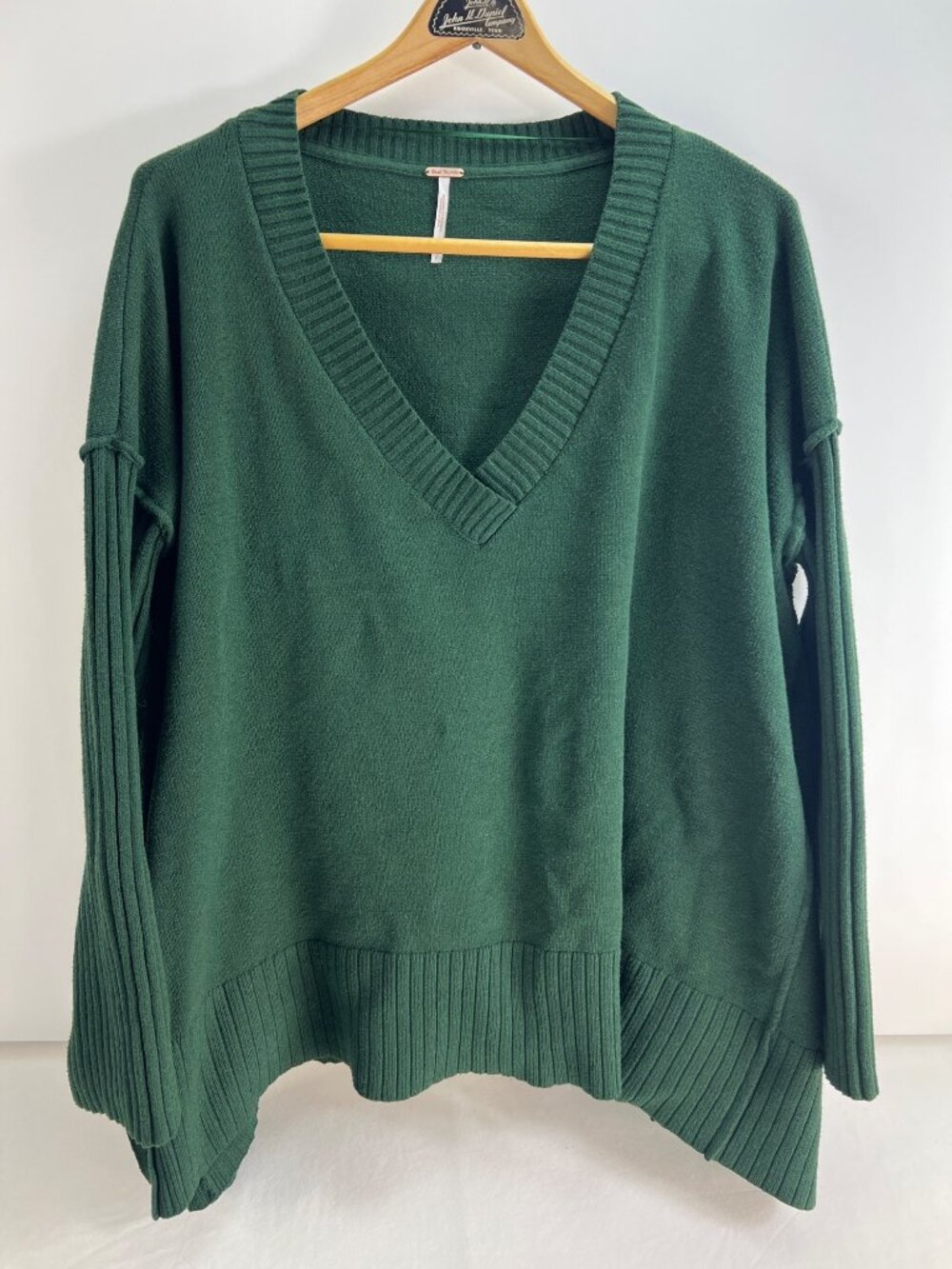 Free People Orion A-Line Tunic Green V-Neck Ribbed Hem Knit Sweater Womens Small